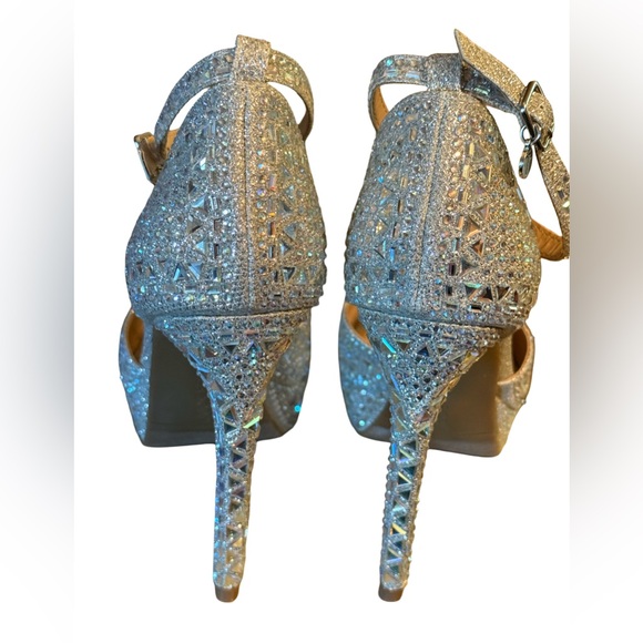 Thalia Sodi NWT Stunning Chace Ankle Strap Peep Toe Rhinestone Heels (SH079) - Picture 8 of 12